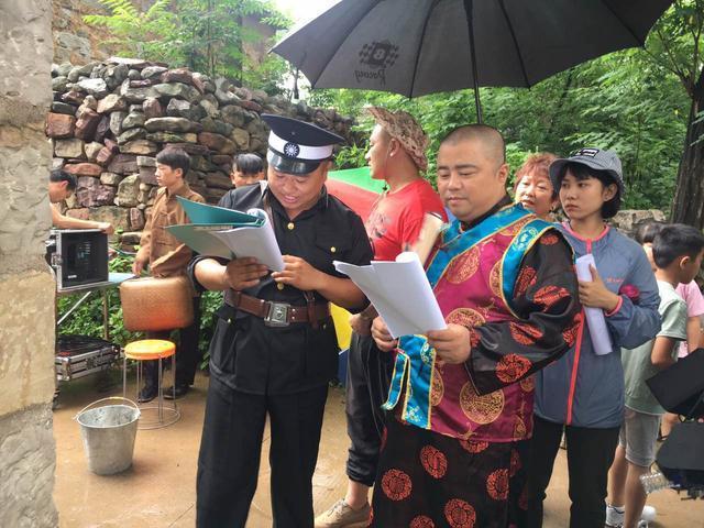 制作部,艺员部,策划部,器材部,服装道具部等几大部门,为各大影视公司